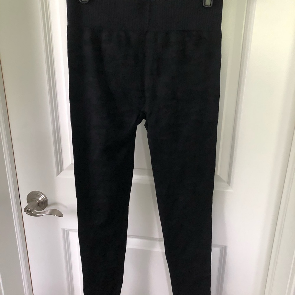 Xersion camo print leggings medium